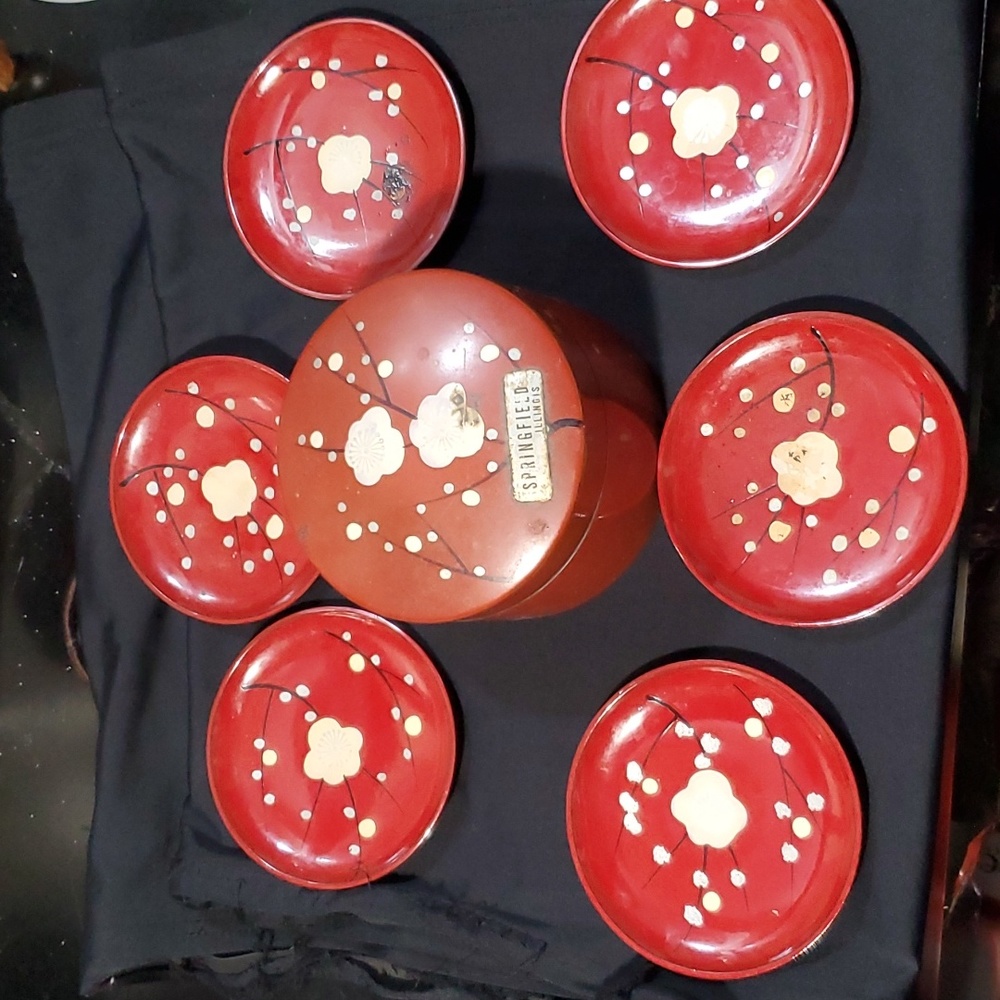 SET OF SIX JAPANESE DRINKS COASTERS.
